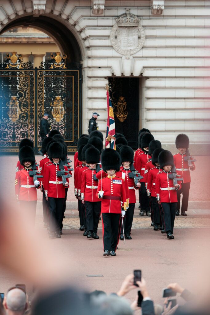 20 Cultural Etiquette and Social Norms in the UK